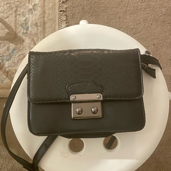 Black snakeskin crossbody purse / Bag. Used as seen on the picture - Picture 3 of 10